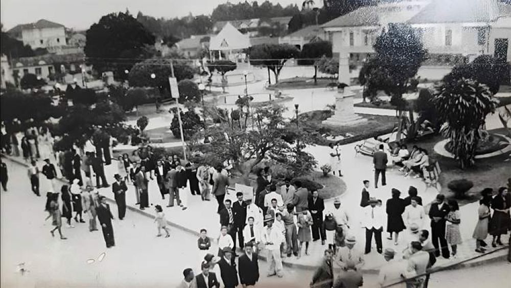 Pra&ccedil;a das Cascata no in&iacute;cio dos anos 50 (Cr&eacute;dito: Acervo Municipal)