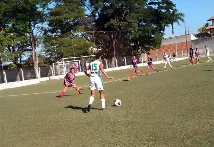 Rodada do futebol feminino teve jogo de São José interrompido e placar elástico para Pinda
