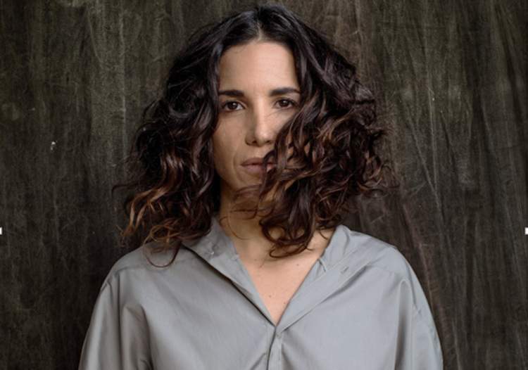 Verônica Ferriani faz apresentações no Vale e mostra a força autoral de “Aquário”