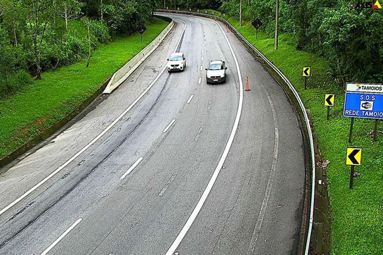 Trecho da Serra antiga da Rodovia dos Tamoios está liberado desde a noite de domingo