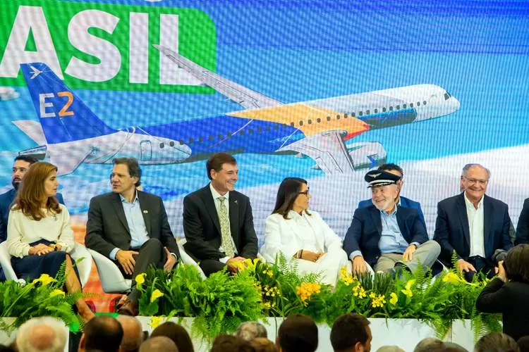 Durante visita presidencial, Embraer anuncia investimentos de R$ 2 bilhões no Brasil