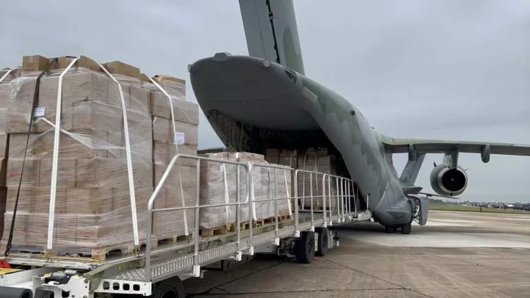 Aeronave Millennium pousa em Canoas com mais 18 toneladas de doações para vítimas da enchente