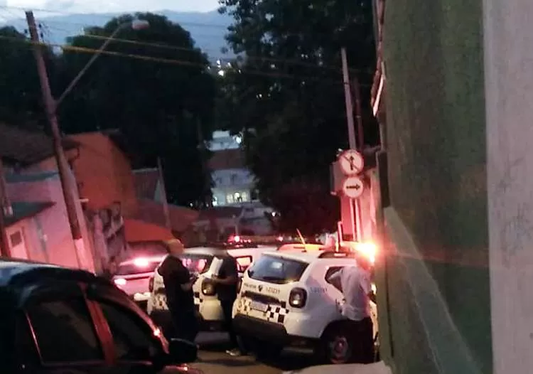 Homem de 32 anos é morto a tiros na região do bairro da Pedreira