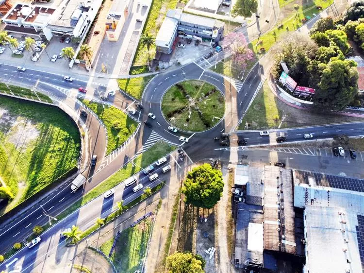 Rotatória do Mazzaropi na SP-66 recebe obras com objetivo de melhorar a fluidez