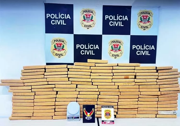 Polícia Civil apreende 128 tijolos de maconha escondidos em imóvel no bairro Paraíso do Sol