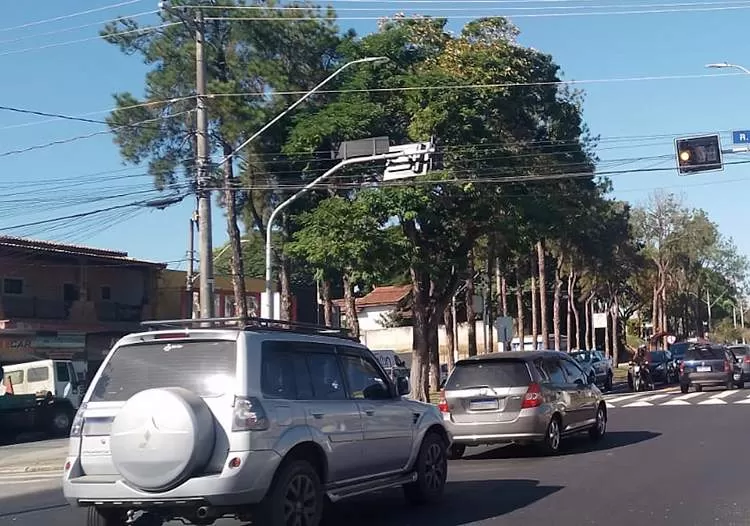 Com quase 110 mil veículos, Pindamonhangaba promove mudanças em ruas de grande movimento