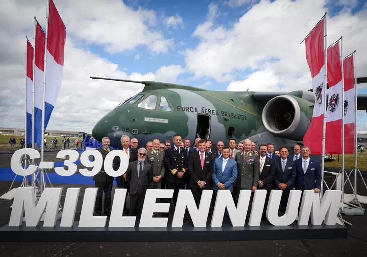 Embraer firma contrato de venda de nove aeronaves C-390 para Holanda e Áustria