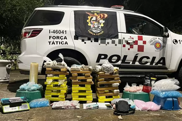 Polícia Militar faz prisão e apreende quase 80 kg de drogas em casa abandonada