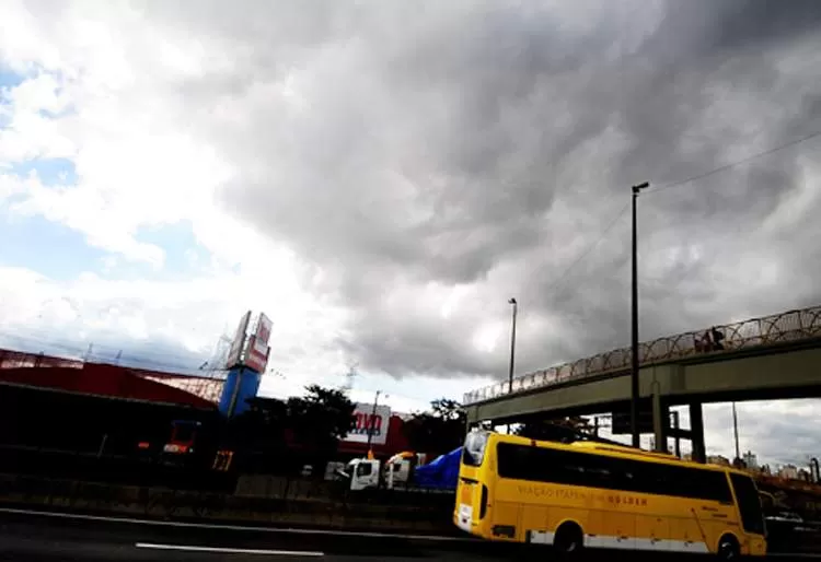 Frente fria muda o tempo em todas as regiões do estado de São Paulo
