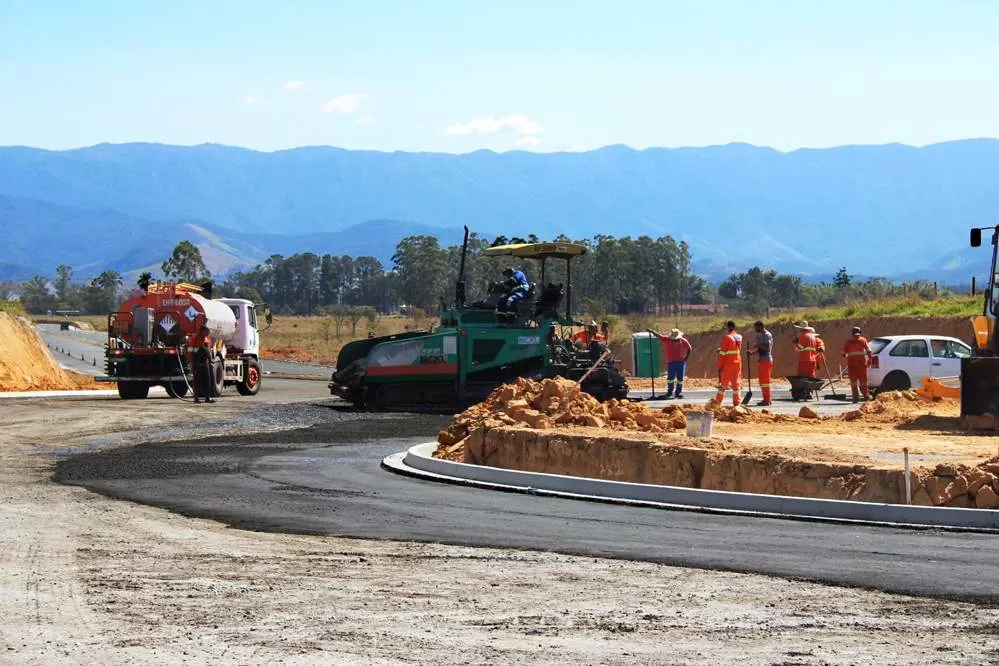 Avenida Estrutural em seu primeiro trecho já tem quase metade das obras concluídas