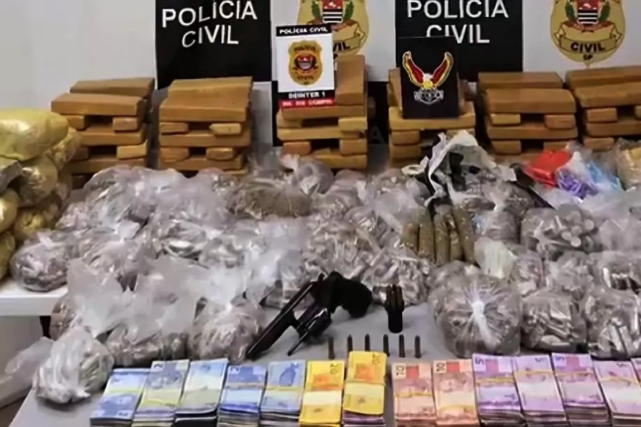 Polícia prende 11 pessoas e apreende quase 60 quilos de droga no Campo dos Alemães