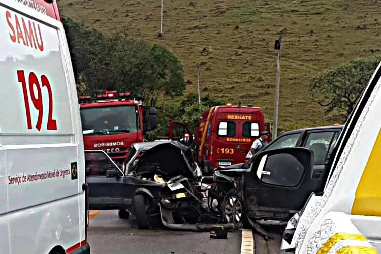 Homem morre após colisão frontal neste domingo na Rodovia Oswaldo Cruz