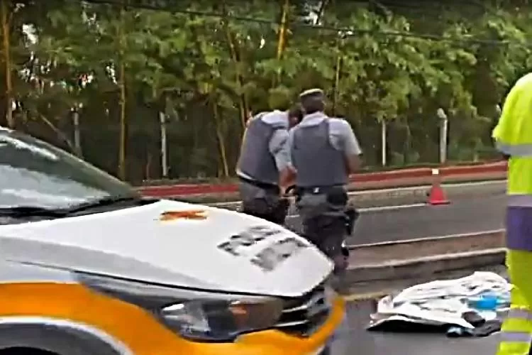 Motociclista de 20 anos morre em acidente de trânsito na Avenida Charles Schnneider