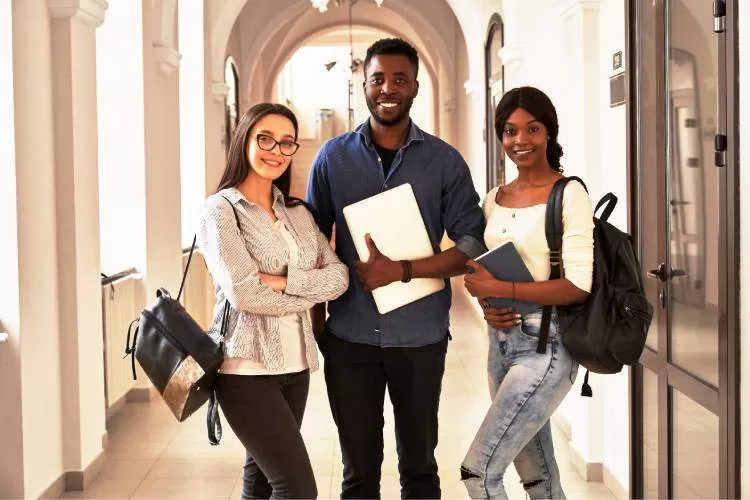 Pindamonhangaba abre inscrições para interessados em bolsas de estudo no Ensino Superior