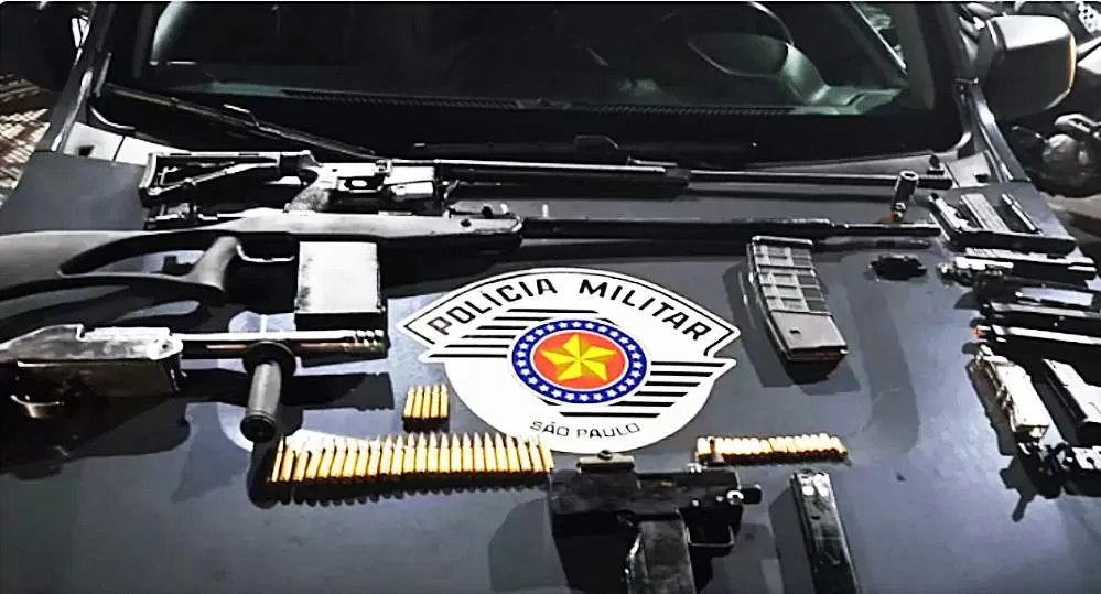Policiais do Baep encontram fábrica clandestina de armas no bairro Cavarucanguera