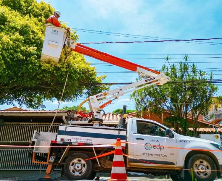 Vale do Paraíba registra mais de 350 ocorrências após temporal na tarde de sexta-feira