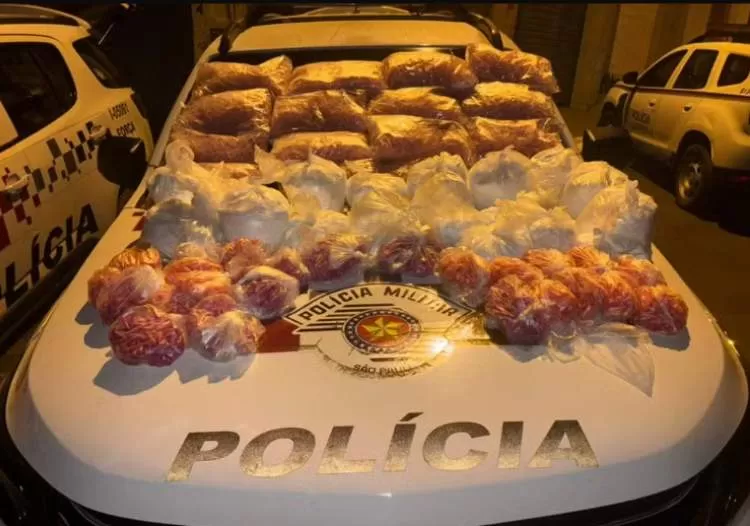 PM prende mulher e estoura “casa bomba” com mais de 115 kg de drogas no Barreiro