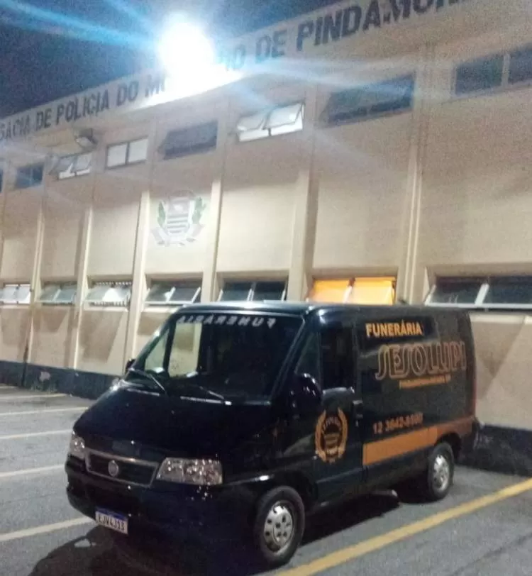 Jovem de 21 anos é morto com um tiro na face no bairro Cícero Prado
