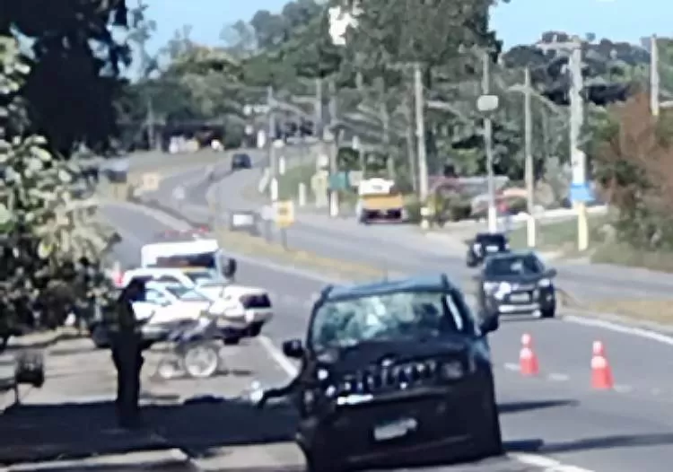 Mulher morre em acidente entre charrete e automóvel na Rodovia Abel Fabrício Dias