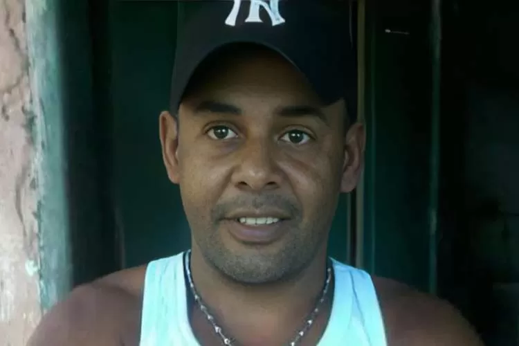 Homem de 46 anos tem morte instantânea ao colidir moto com barranco na Rodovia Paulo Virgínio