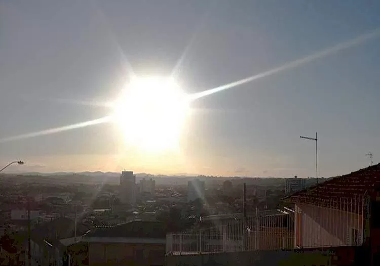 Calor pode passar dos 30° antes de nova frente fria que chega no fim da semana 