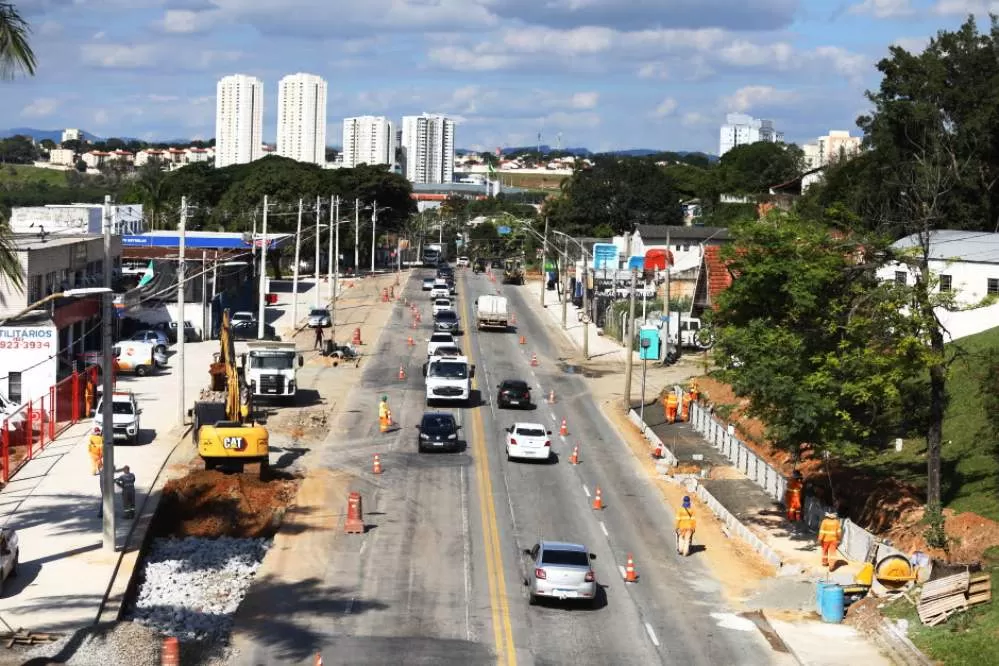 Avenida Sebastião Gualberto é interditada para construção de nova pista