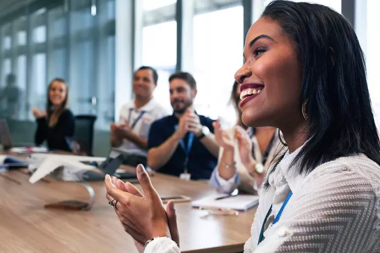 Embraer lança programa de estágio com bolsas de até R$ 2.400 para estudantes de todo o Brasil