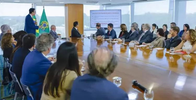 Decreto limita ofertas de cursos de educação a distância e cria a modalidade híbrida