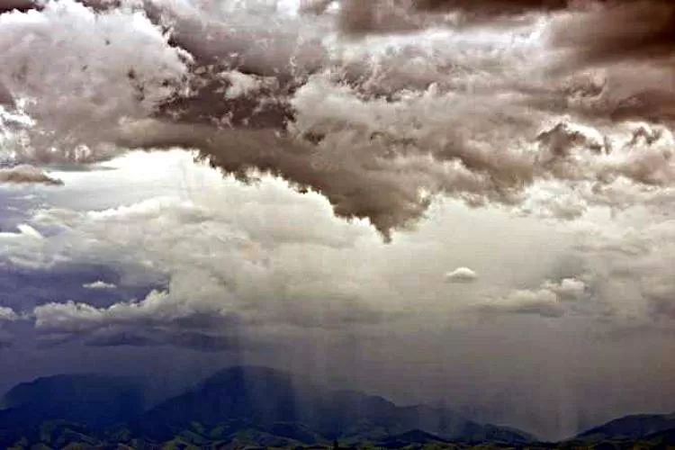 Frente fria chega pelo oceano e aumenta a umidade no leste paulista