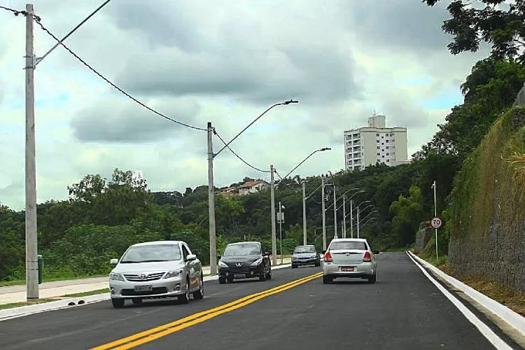Via Oeste é interditada na manhã deste domingo durante realização de corrida de rua