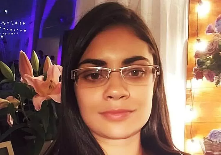 Professora de Cruzeiro morre em colisão entre carro e motocicleta na SP-58