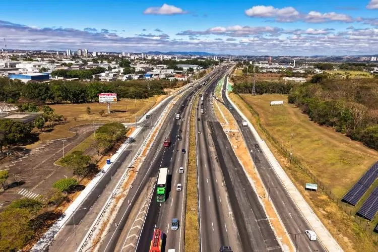 Obras de ampliação da Via Dutra impõem alterações provisórias no tráfego a partir desta segunda-feira
