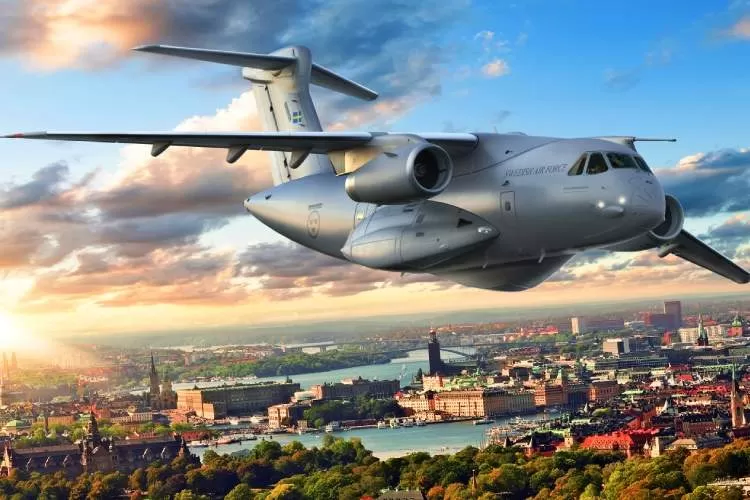 Suécia assina acordo para compra de quatro aviões C-390 Millennium produzidos pela Embraer 