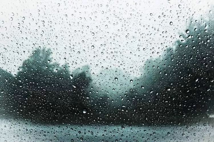 Sudeste terá final de semana chuvoso e queda brusca de temperatura