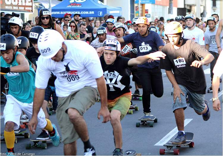 Domingo com muita adrenalina e habilidade movimenta participantes da região na “Corrida Pinda Skate”