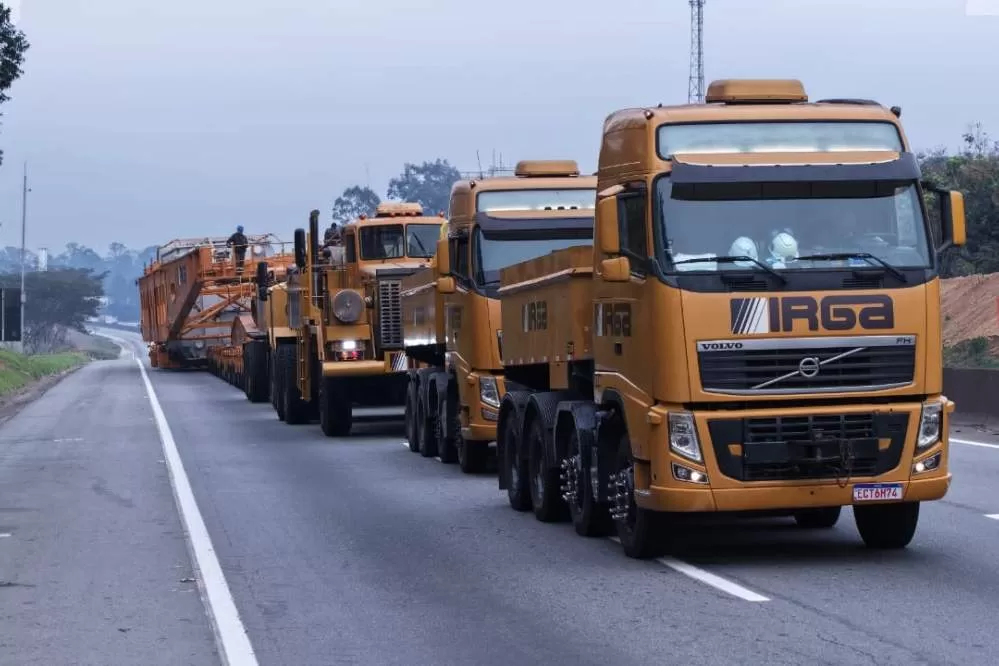 Transporte de carga especial inicia deslocamento nesta terça-feira na Via Dutra