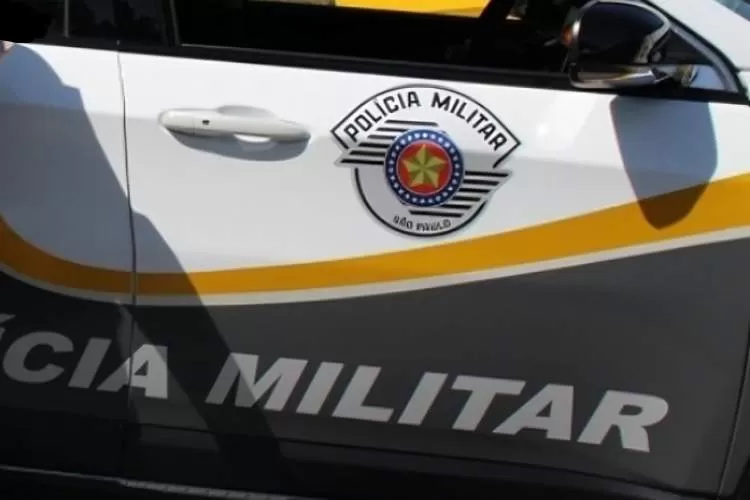 Dois motoristas ficam gravemente feridos após colisão na Rodovia Monteiro Lobato