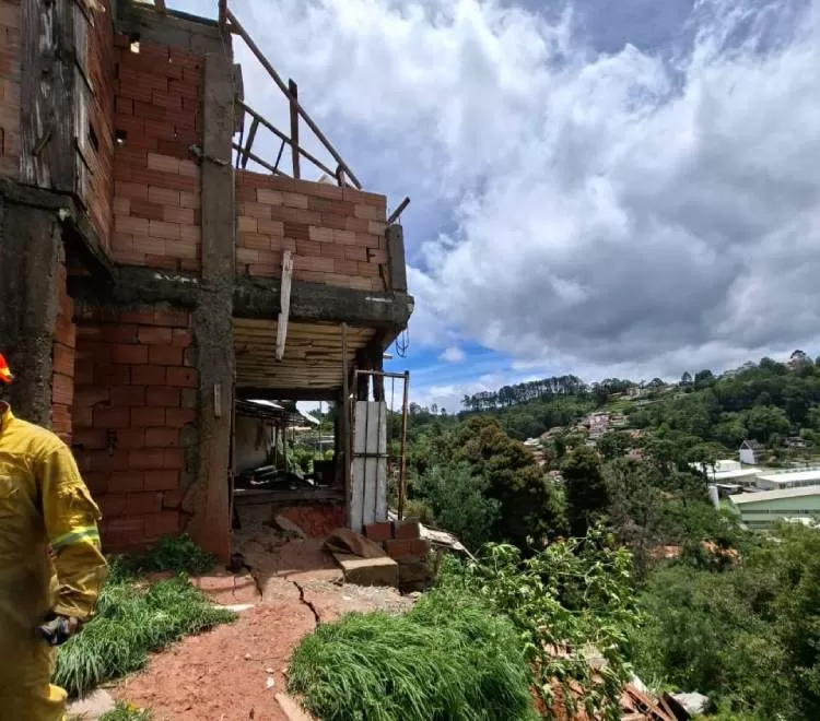 Homem de 51 anos morre após deslizamento de terra na Serra da Mantiqueira