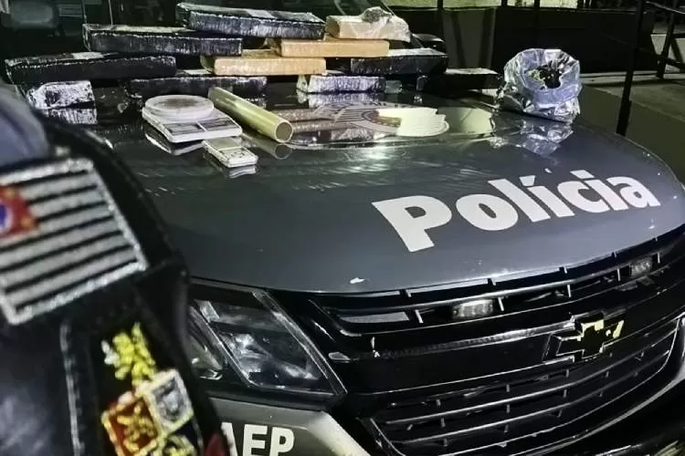 Polícia Militar prende suspeitos e apreende mais de 10 kg de maconha na região