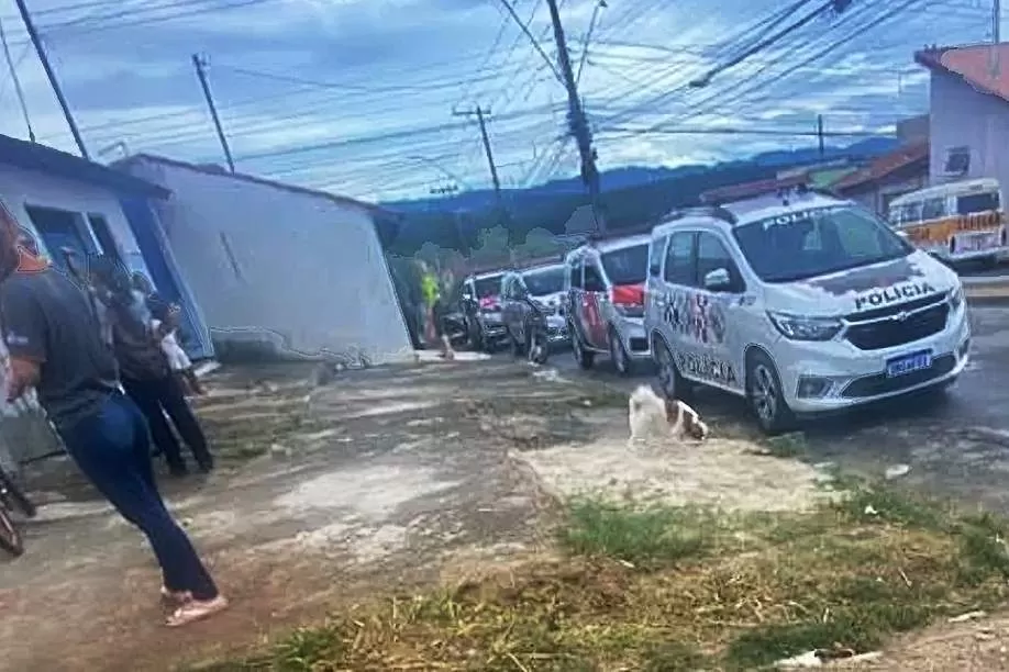 Homem de 25 anos é morto a tiros no interior da própria casa na Vila Passos