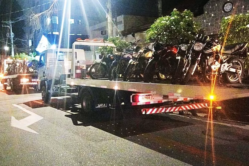 Polícia Militar recolhe motocicletas durante combate à perturbação do sossego em Pindamonhangaba