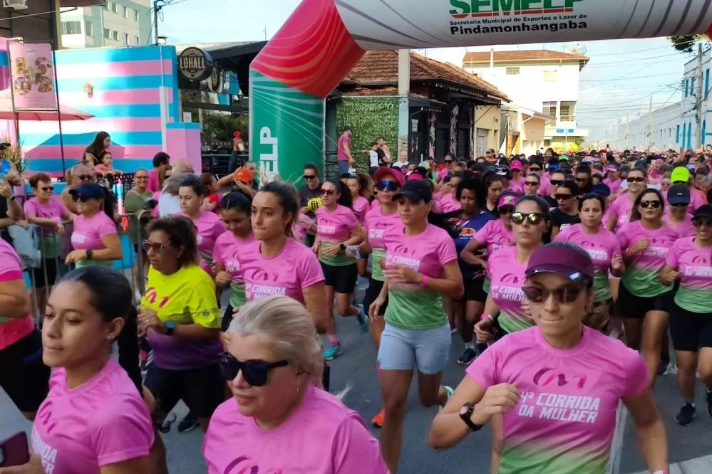 Corrida da Mulher reúne 3 mil participantes no centro de Pindamonhangaba