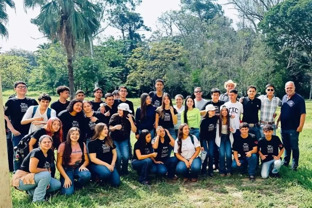 ETEC de Pindamonhangaba ministra aula prática do curso Técnico em Agronegócio 