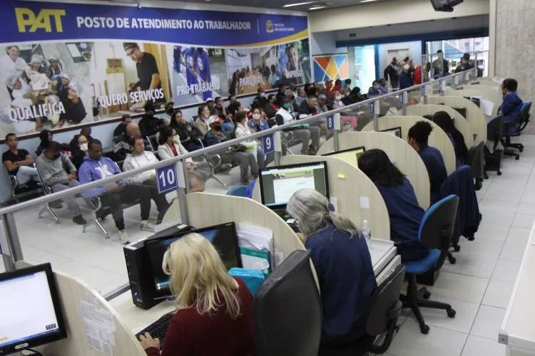 PAT retoma atendimento na terça-feira (13), após o feriado, com 486 vagas de emprego em diversas áreas de atuação (Crédito: Divulgação)