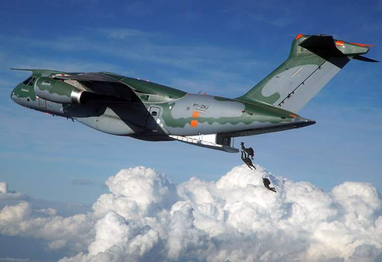 Áustria anuncia que vai trocar sua frota de cargueiros Hercules pela aeronave C-390 Millennium 