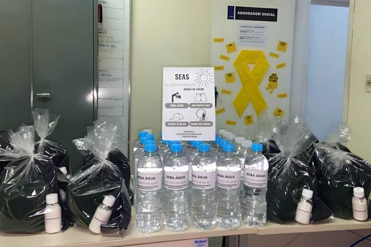 Pessoas que vivem em situação de rua recebem “Kit Calor”