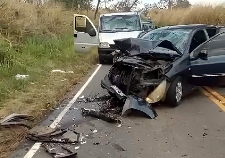 Acidente na estrada Pinda-Lagoinha deixa duas pessoas feridas na tarde desta terça-feira
