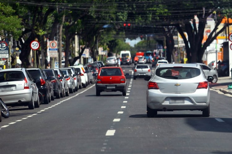Mulher de 56 anos morre atropelada por motocicleta na Avenida Andrômeda