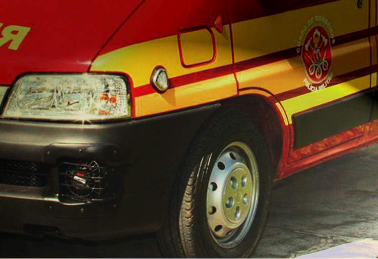 Bombeiros fazem buscas por adolescente desaparecido na lagoa no bairro do Cerrote