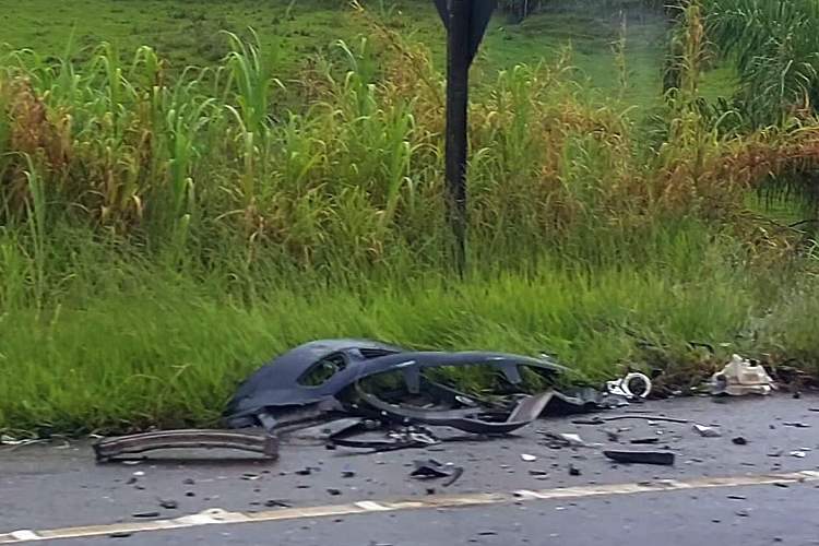 Acidente na Oswaldo Cruz acaba em capotamento e quatro pessoas feridas 